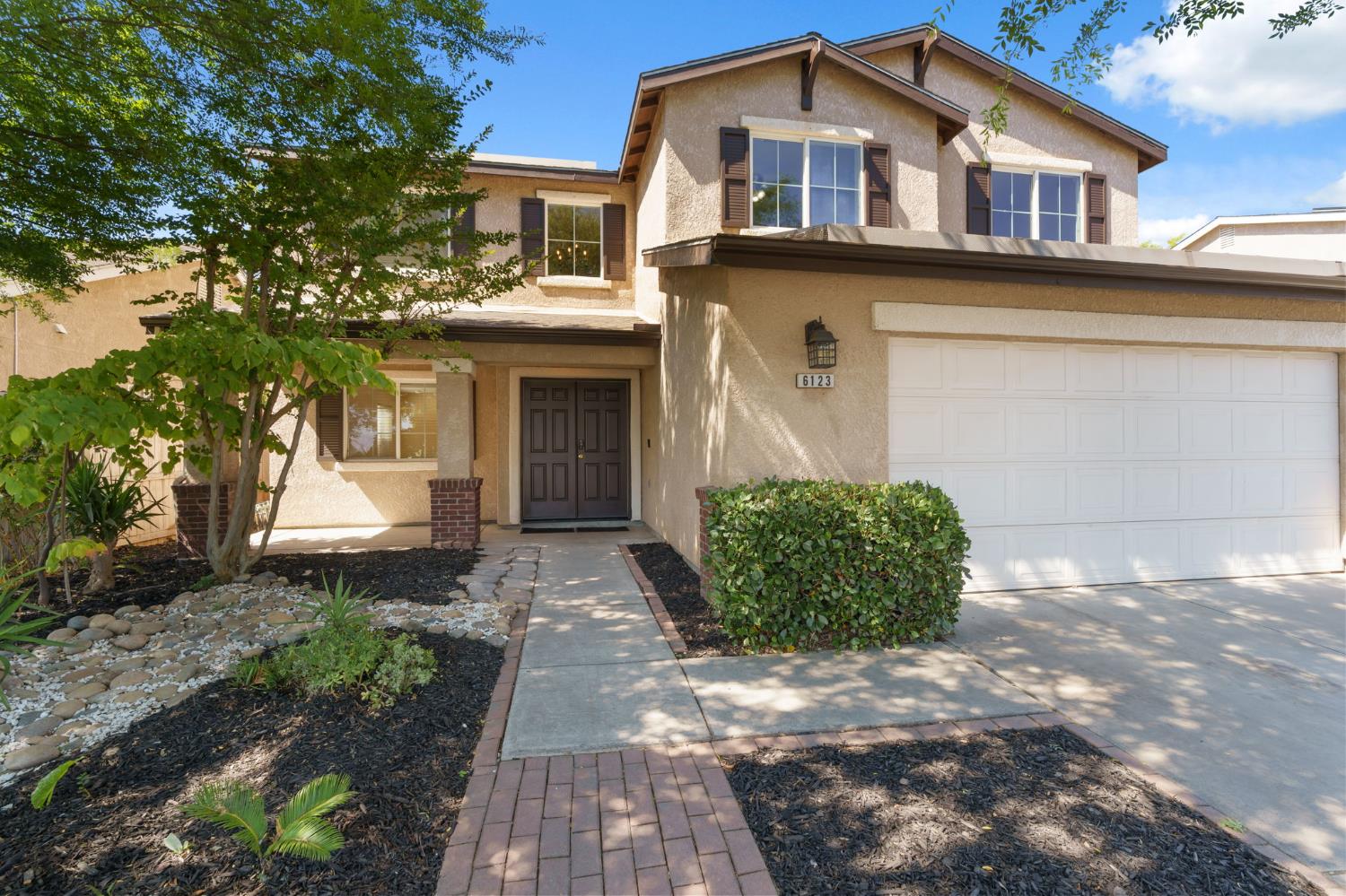 Single Family in Fresno - photo 2