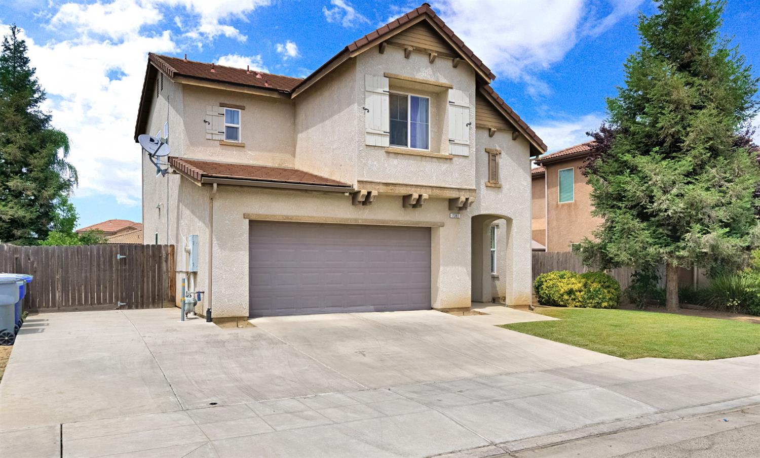Single Family in Fresno - photo 2