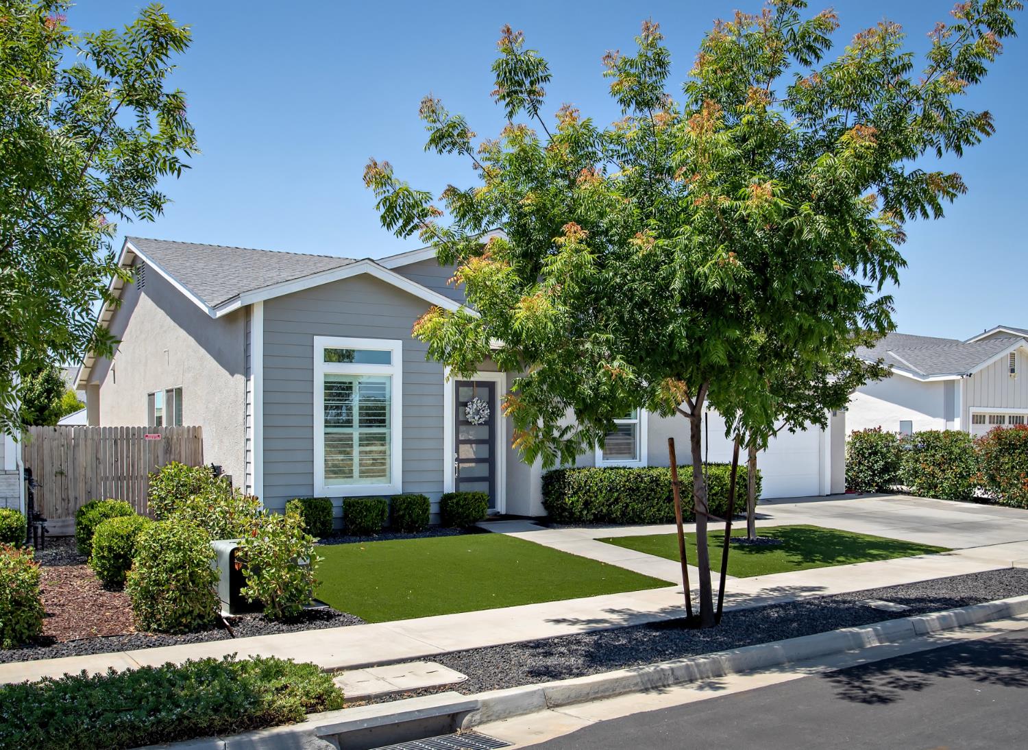 Single Family in Visalia - photo 2