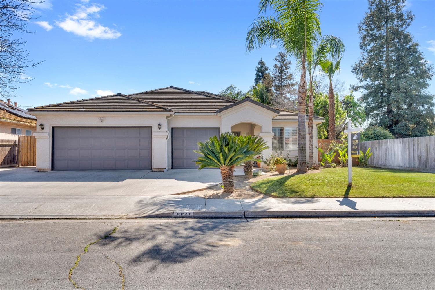 Single Family in Fresno - main photo