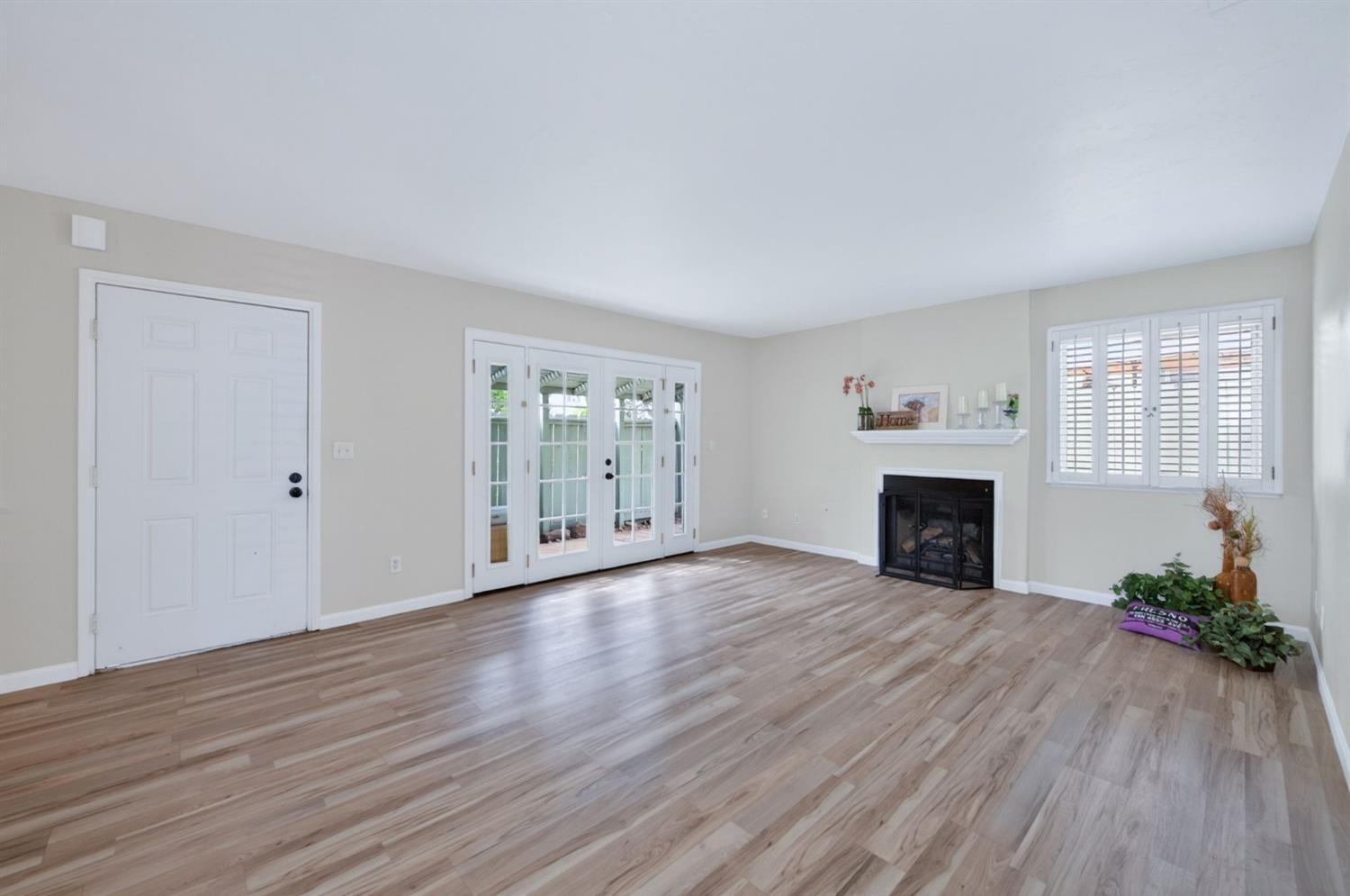 Condo in Fresno - photo 3