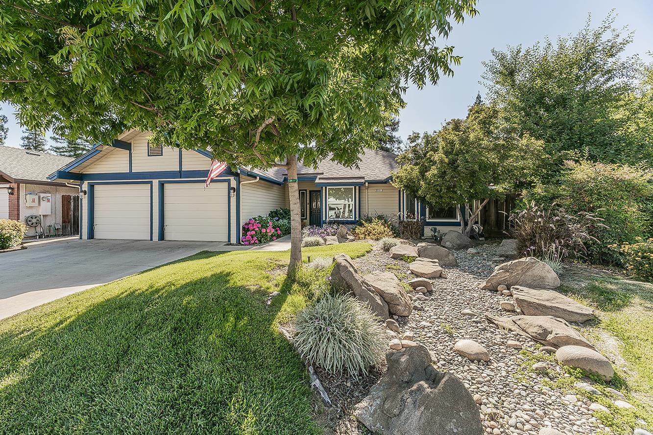 Single Family in Fresno - photo 3
