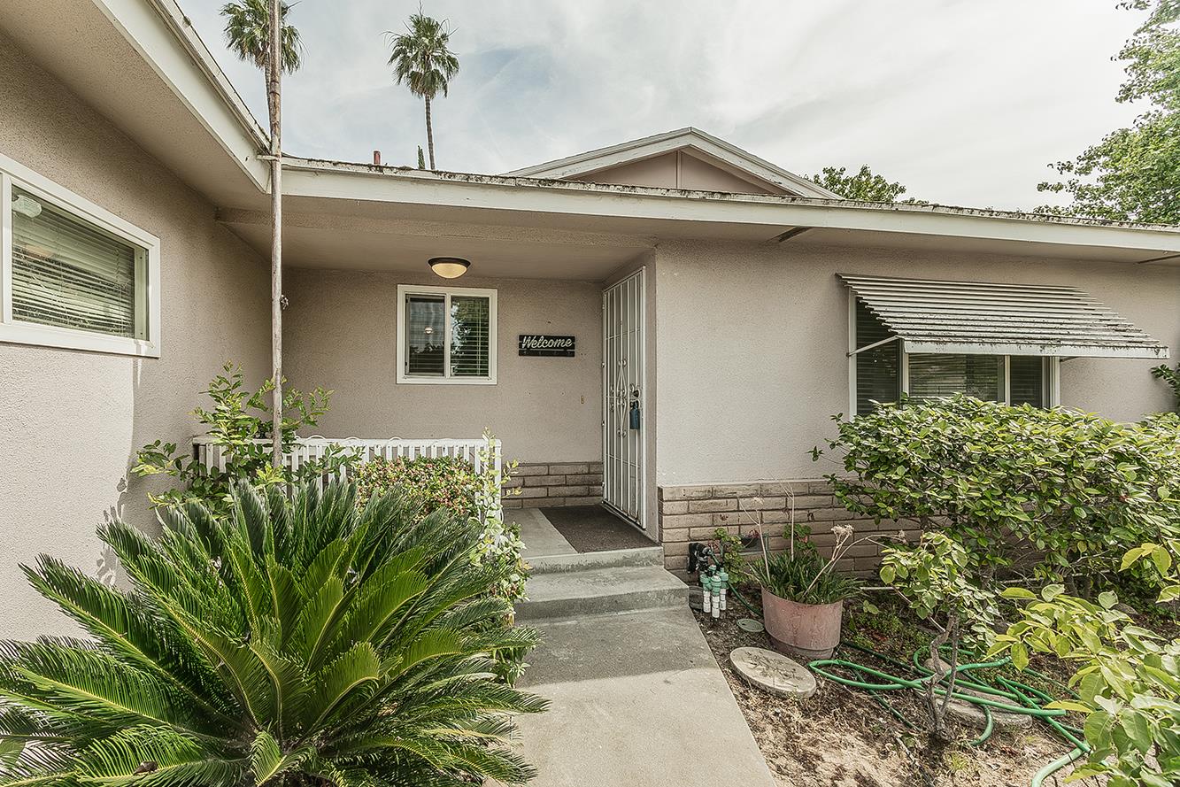 Single Family in Fresno - photo 2