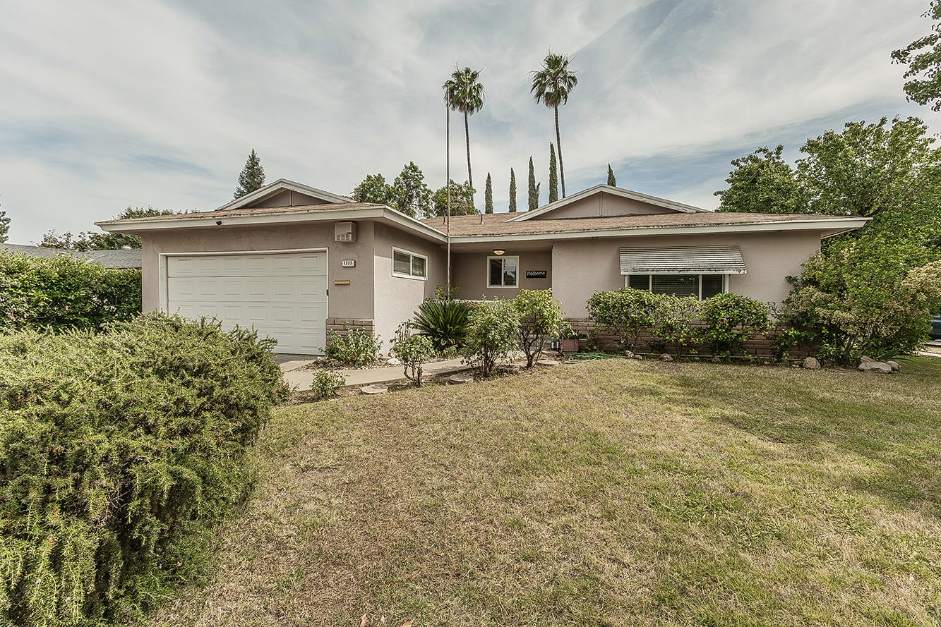 Single Family in Fresno - photo 3
