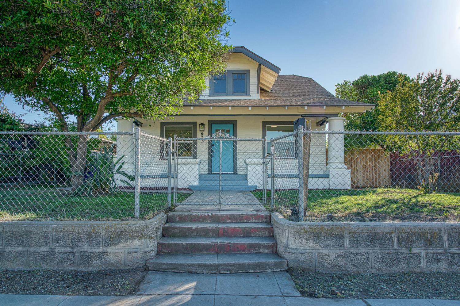 Single Family in Fresno - photo 2