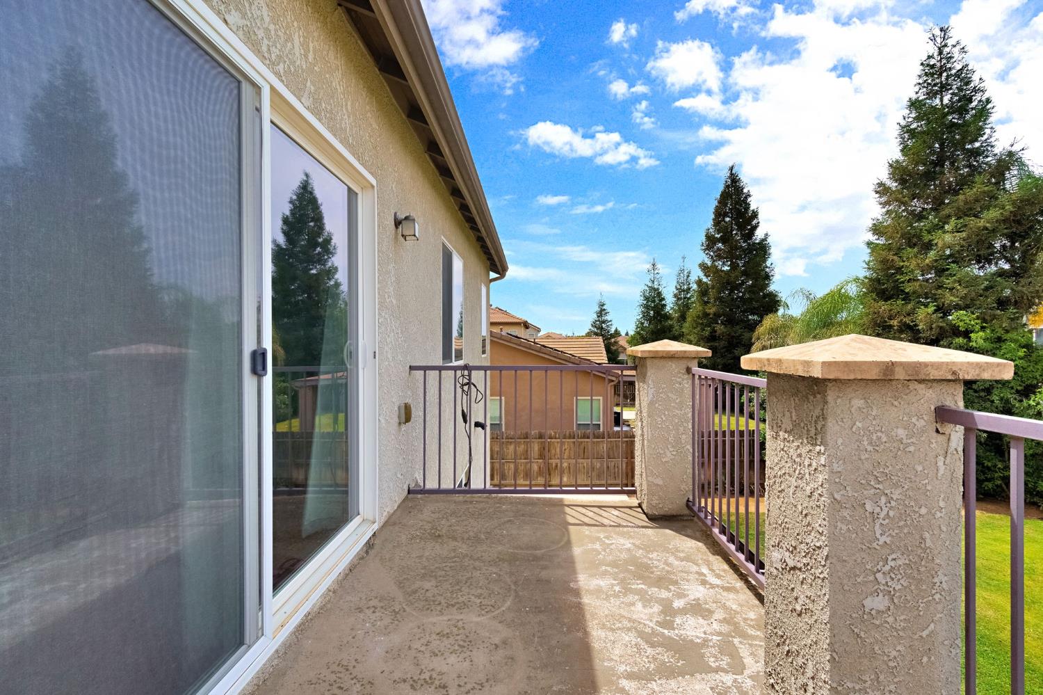 Photo 33