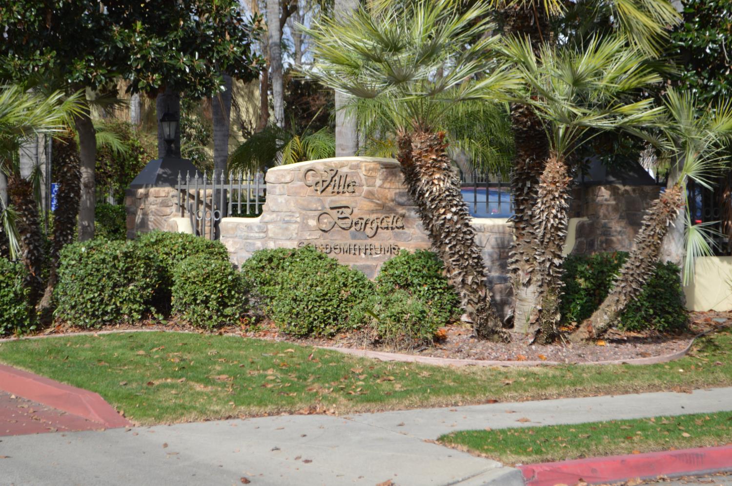 Condo in Fresno - photo 2