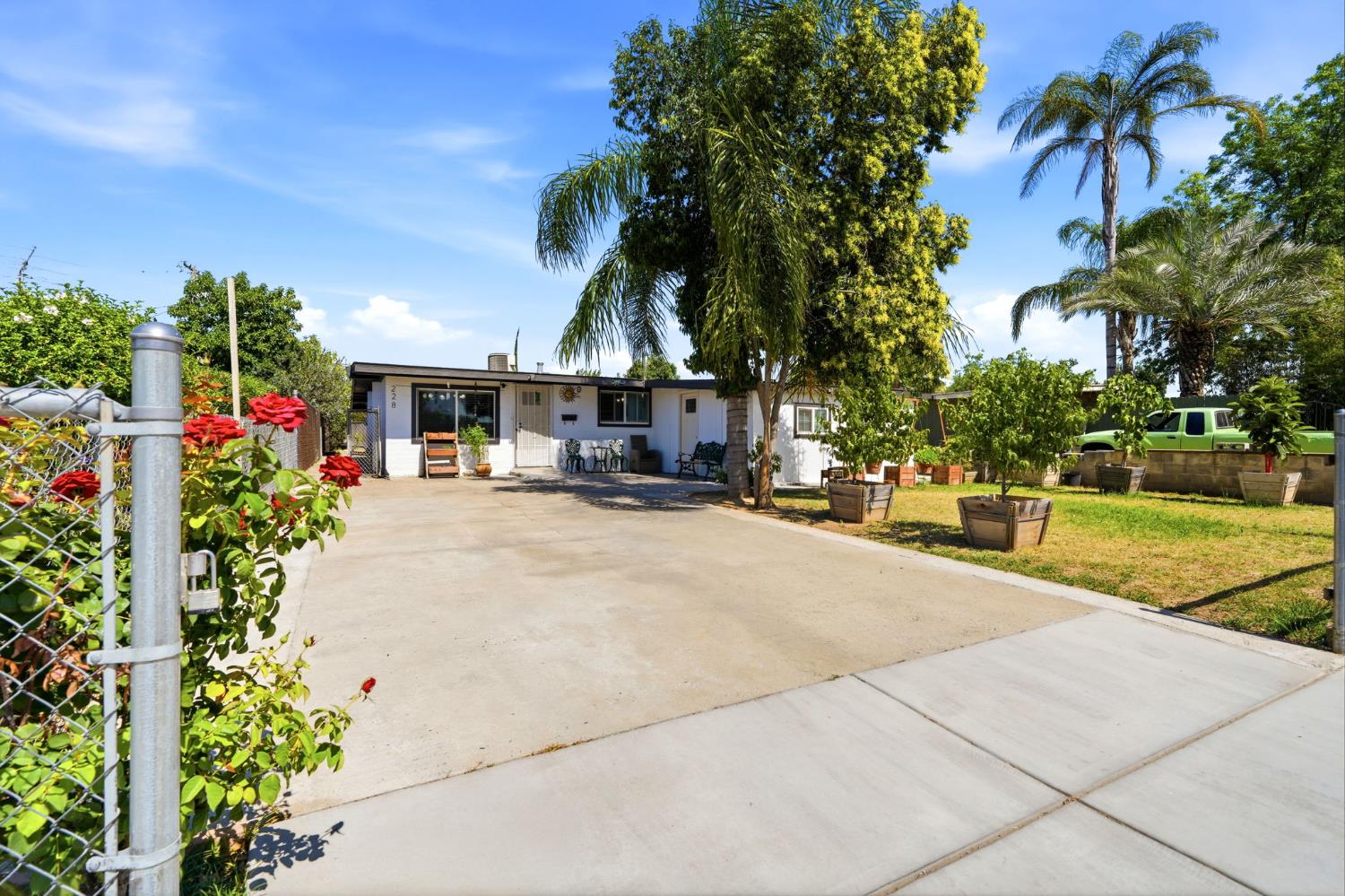 Single Family in Sanger - photo 3