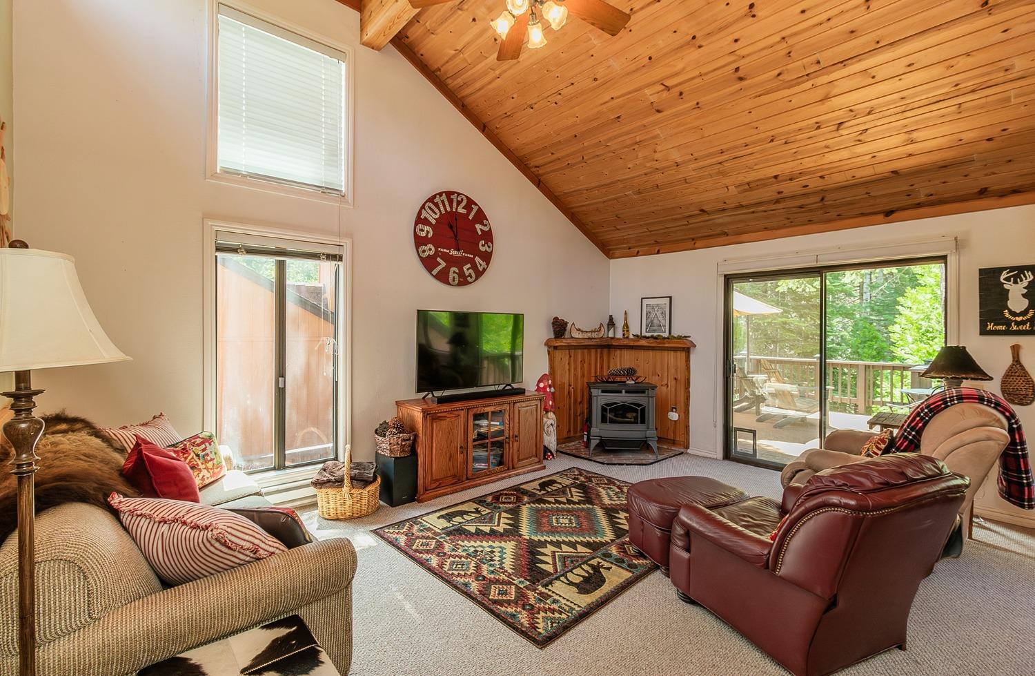 Condo in Shaver Lake - photo 2
