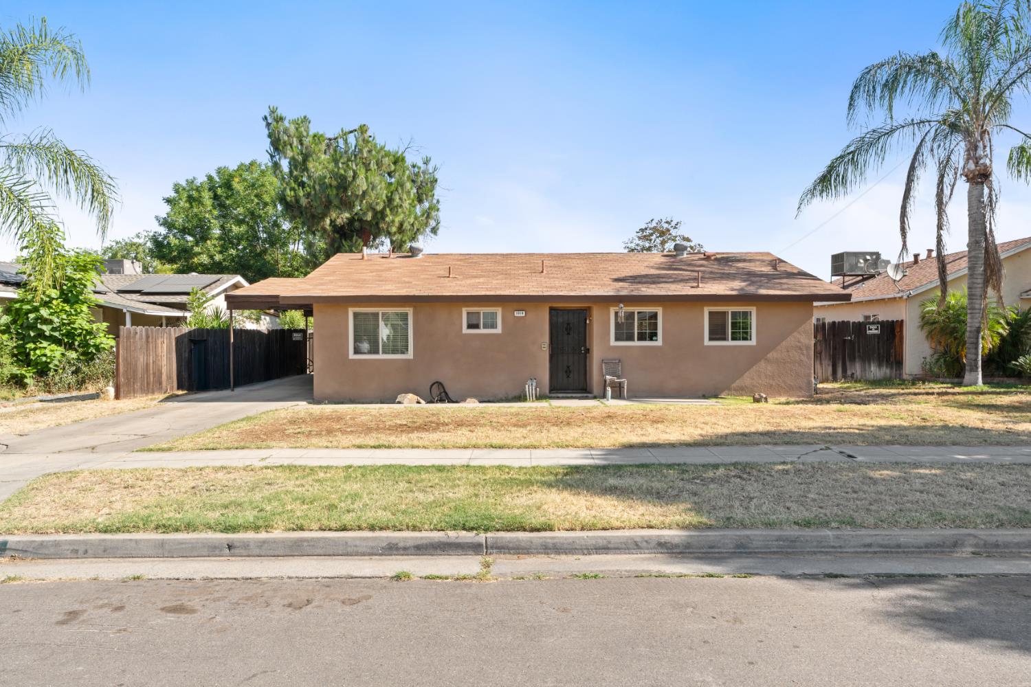 Single Family in Fresno - photo 2