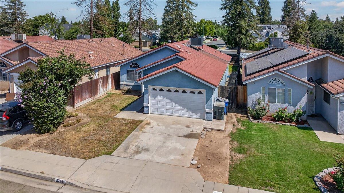 Single Family in Fresno - photo 2