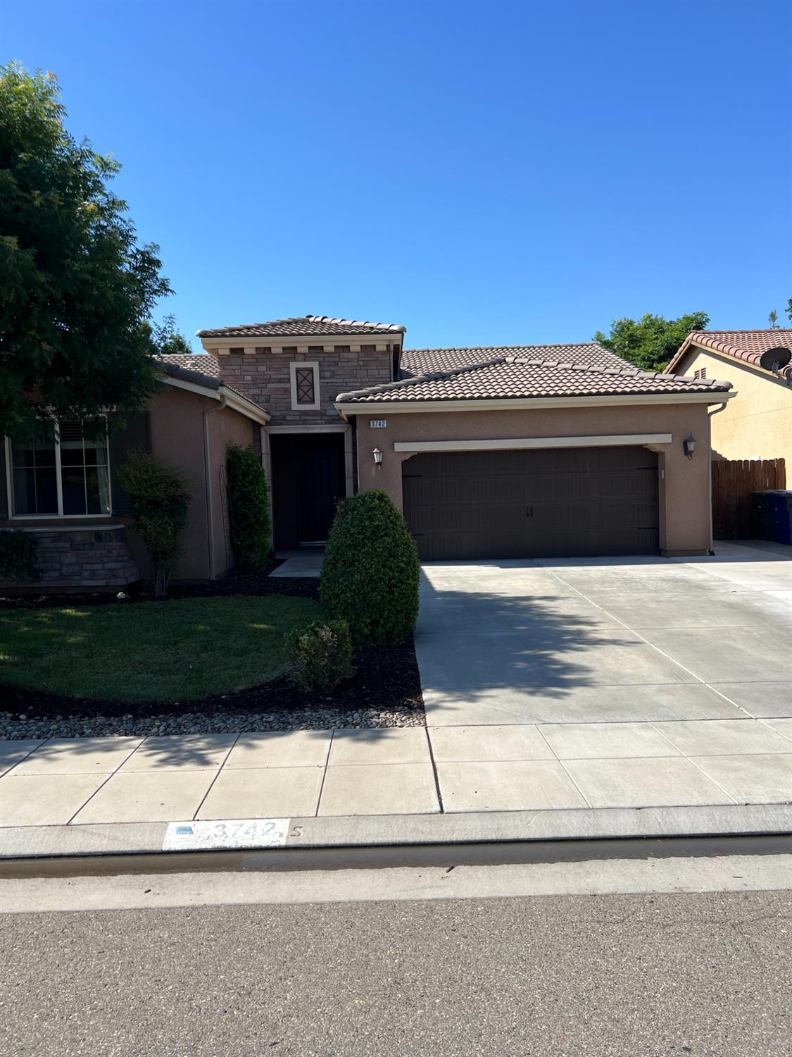 Single Family in Clovis - photo 2
