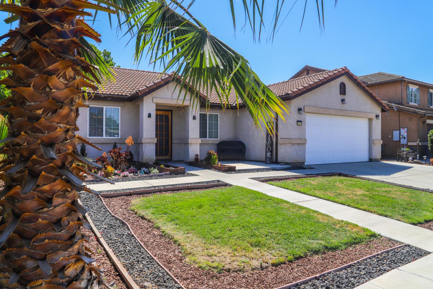 Single Family in Fresno - photo 2