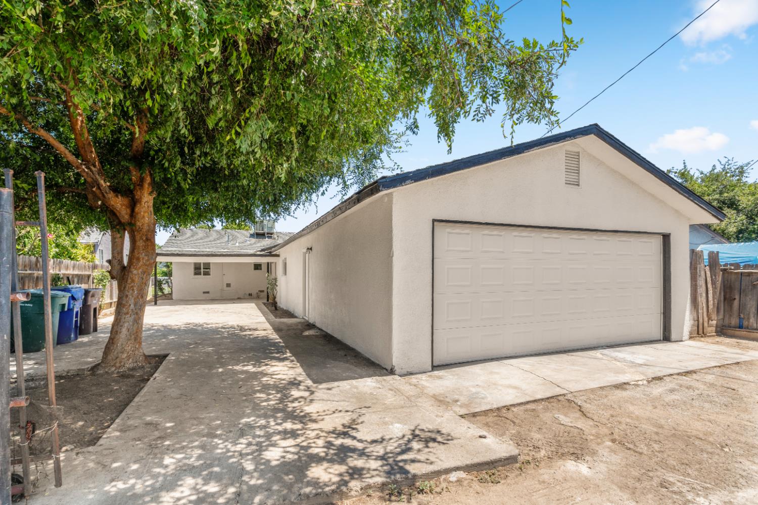 Single Family in Sanger - photo 3