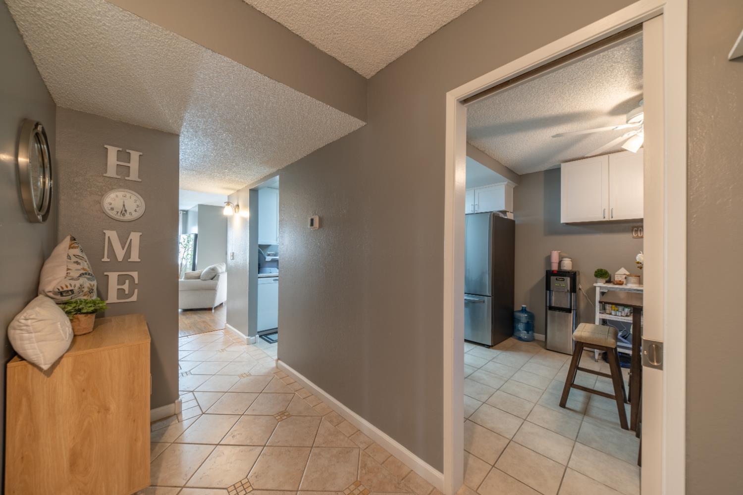 Condo in Fresno - photo 3