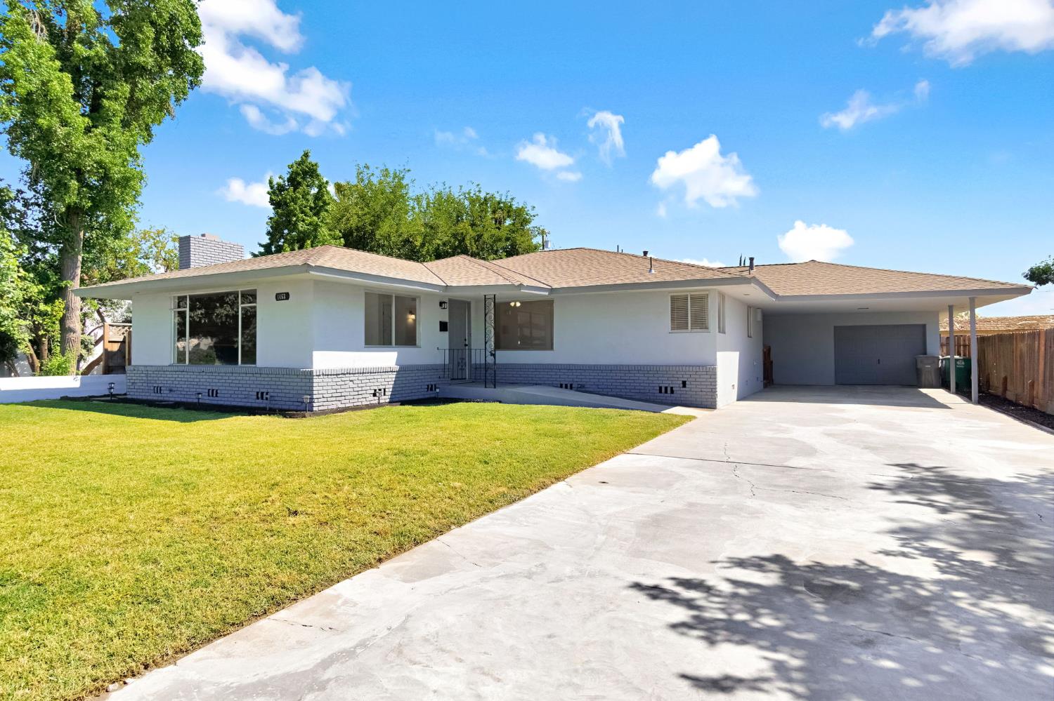 Single Family in Firebaugh - photo 2