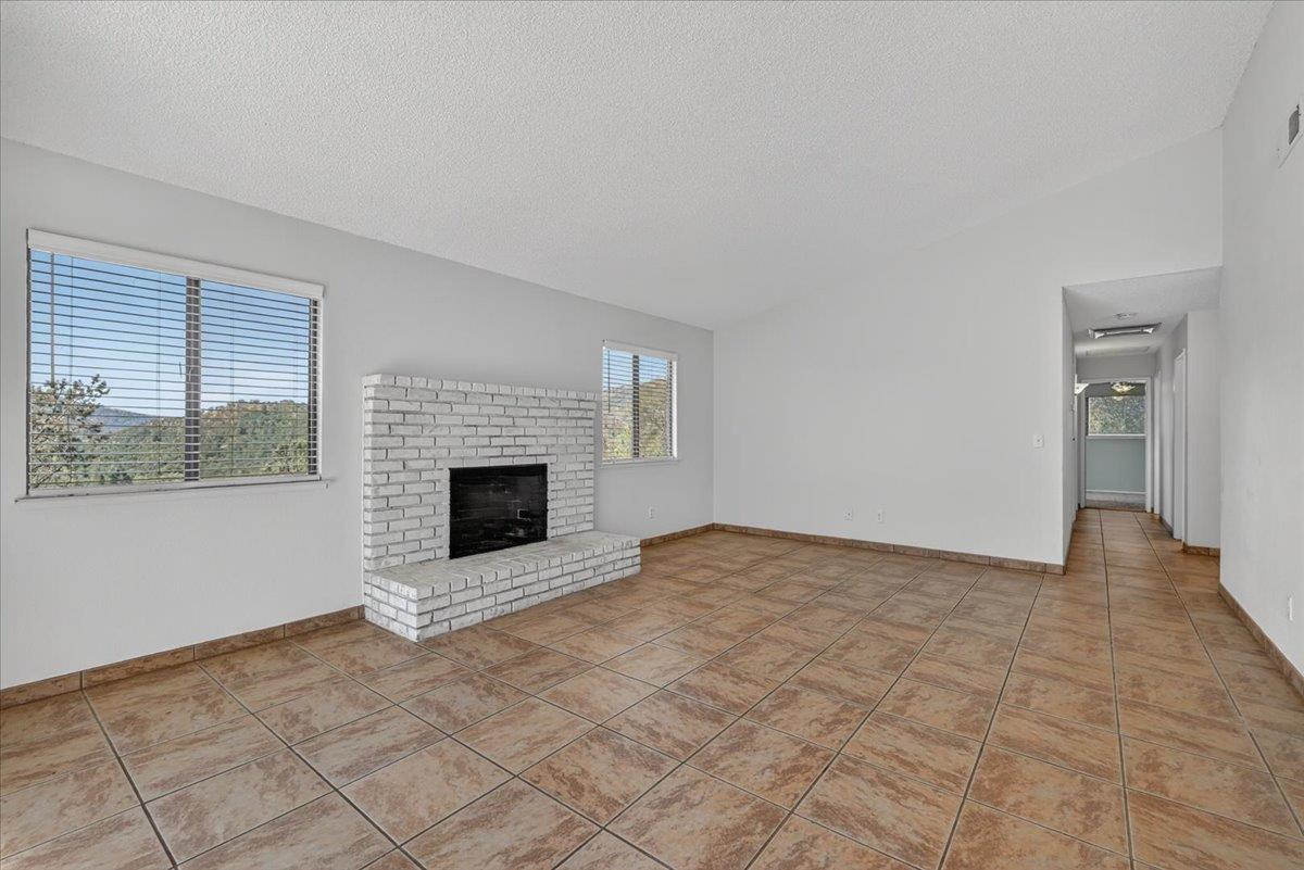Single Family in Tollhouse - photo 2