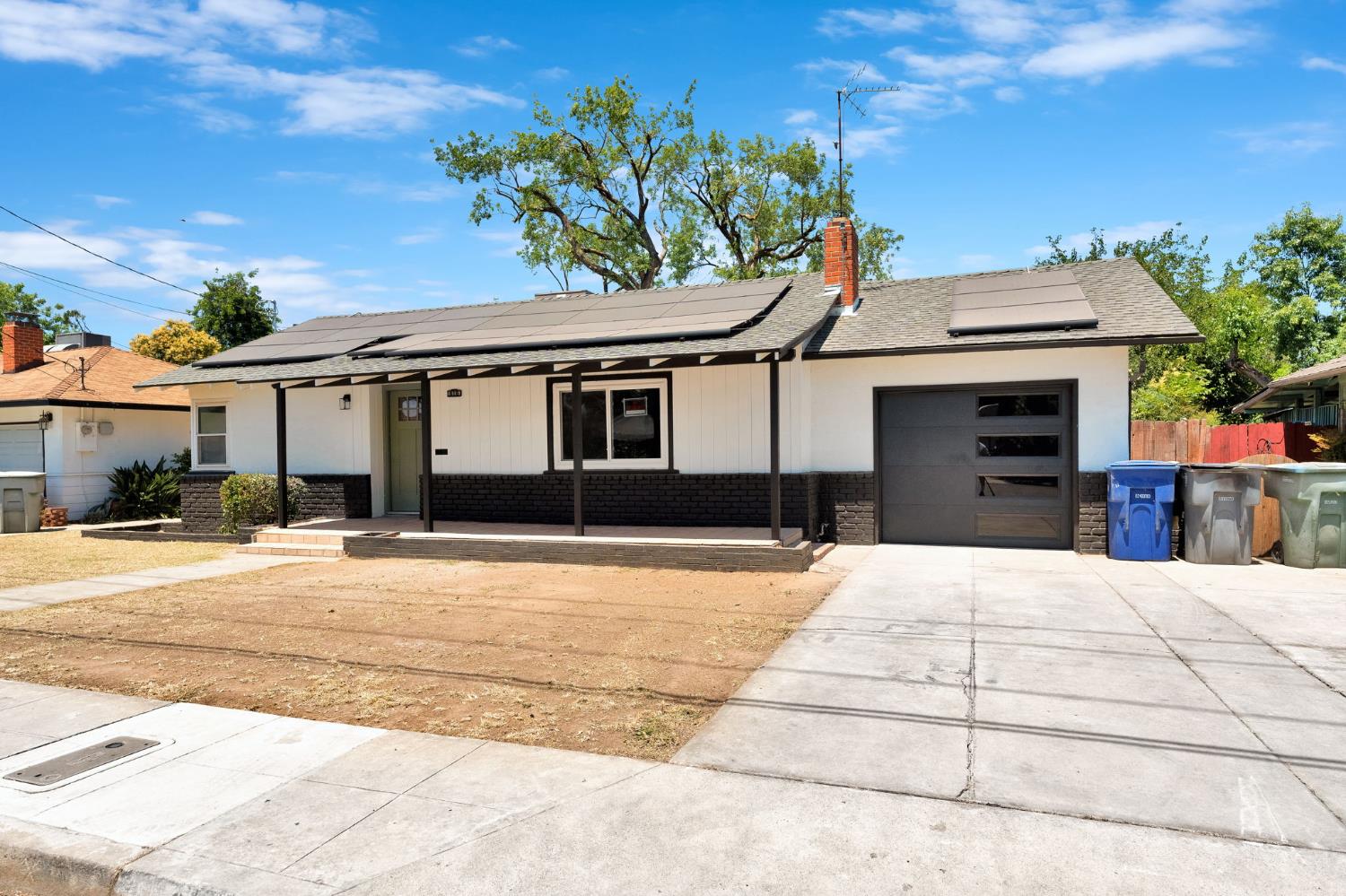 Single Family in Fresno - photo 2