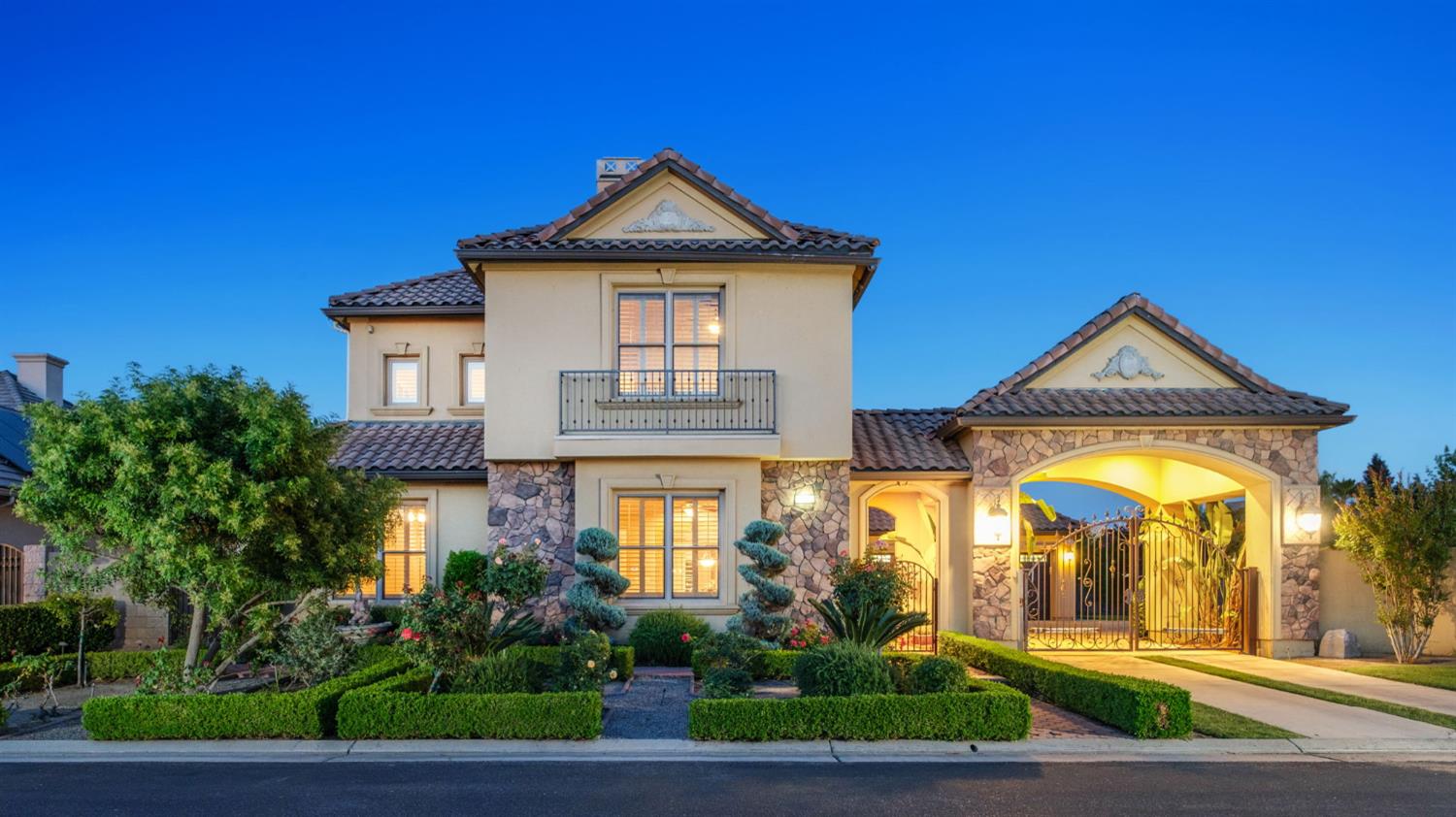 Single Family in Fresno - main photo