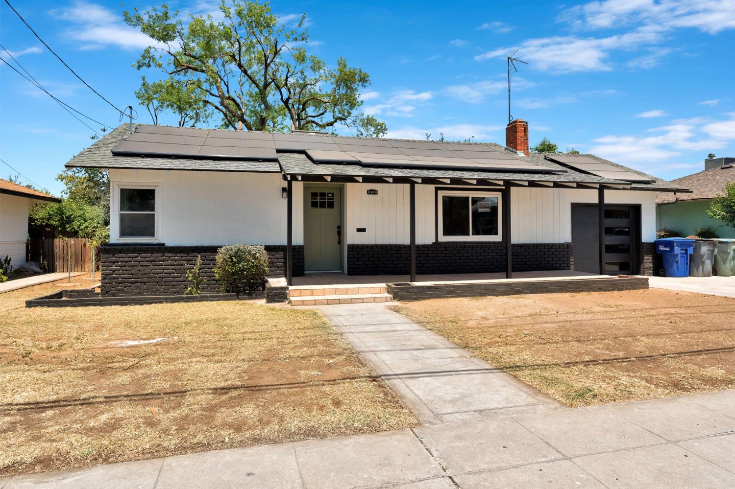 Single Family in Fresno - photo 3