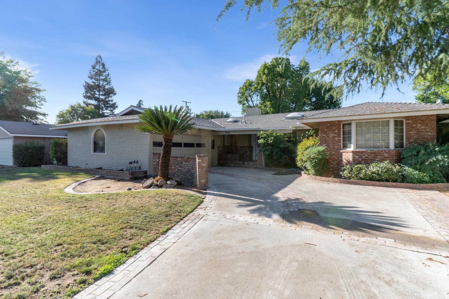 Single Family in Fresno - photo 2