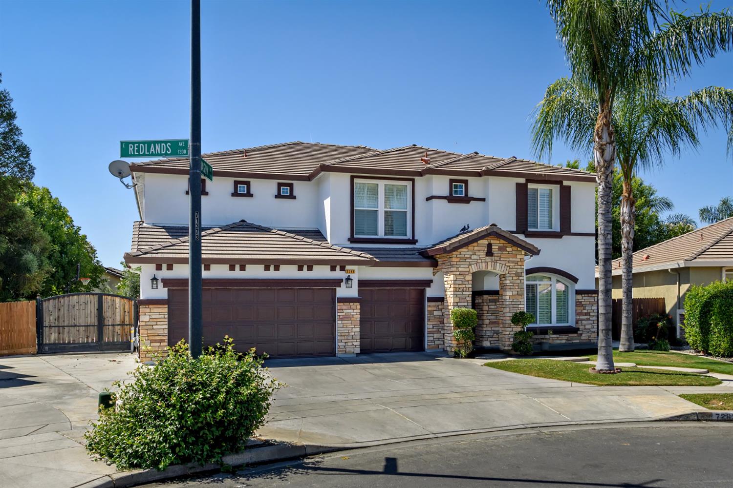 Single Family in Fresno - photo 2