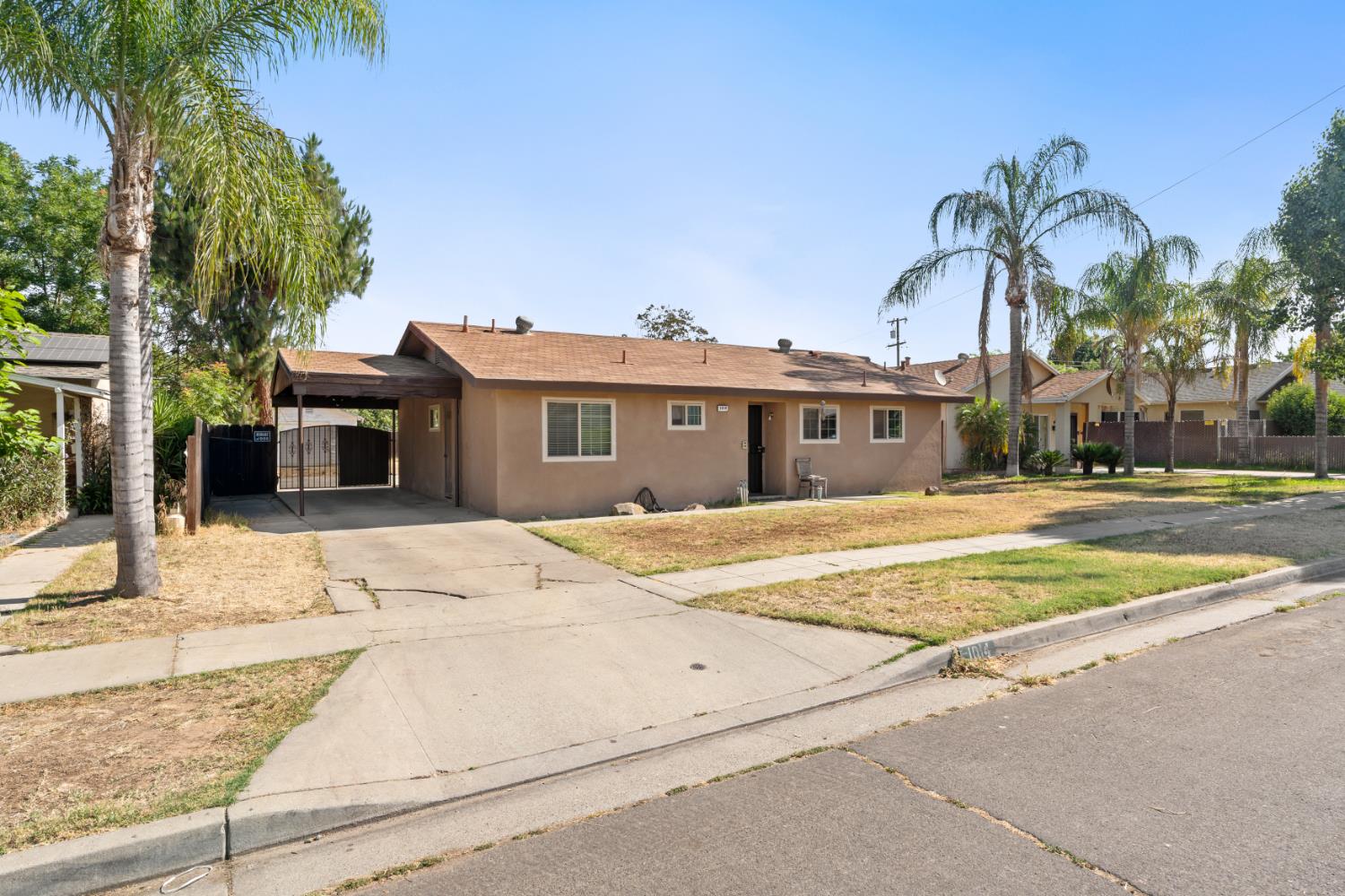 Single Family in Fresno - main photo