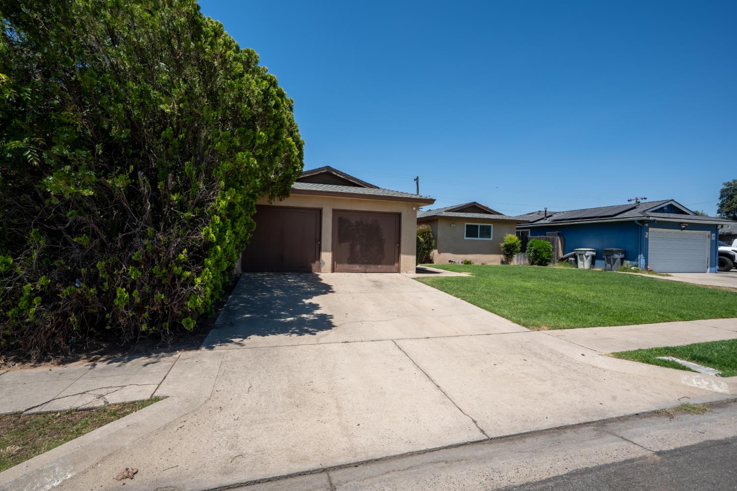 Single Family in Fresno - photo 3