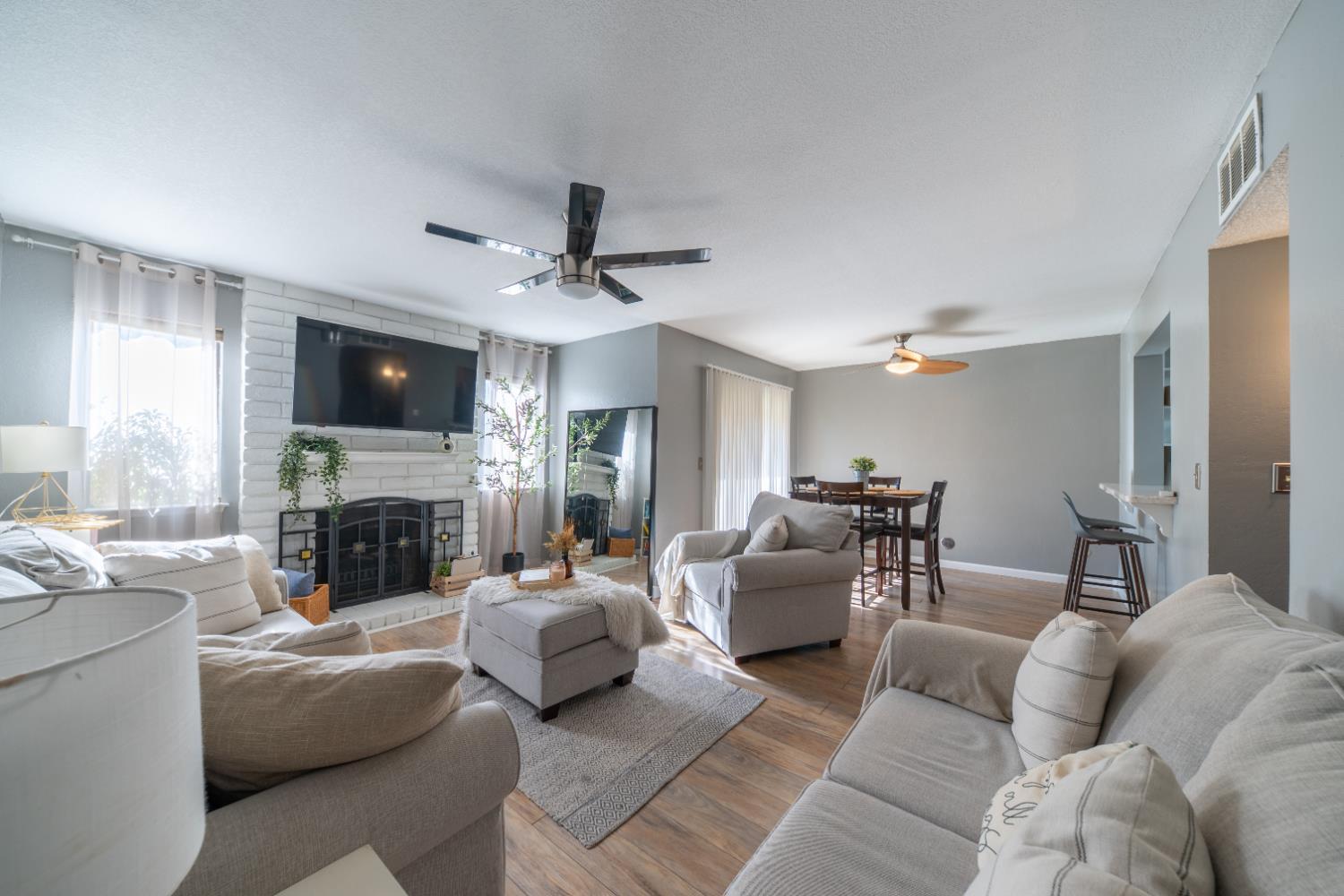 Condo in Fresno - main photo