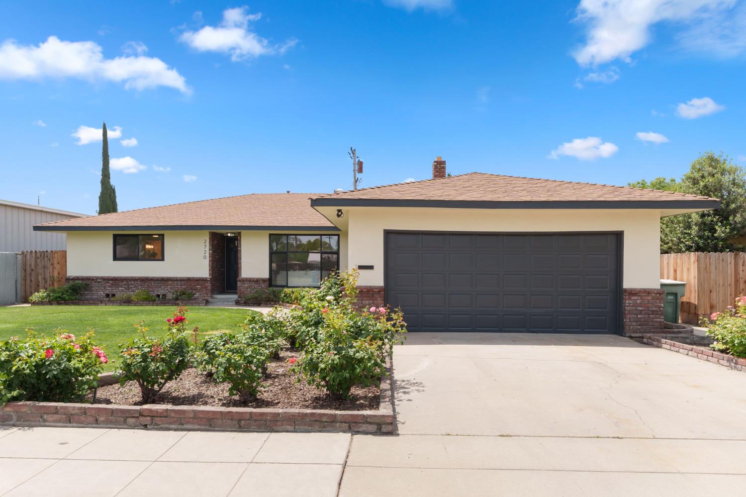 Single Family in Fresno - photo 2