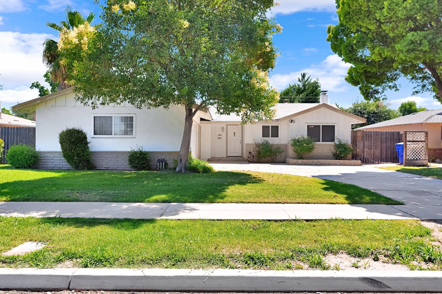 Single Family in Fresno - photo 2