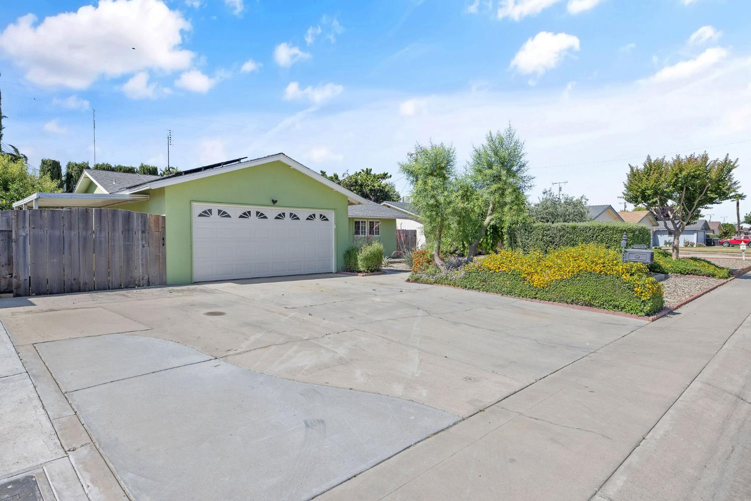Single Family in Visalia - main photo