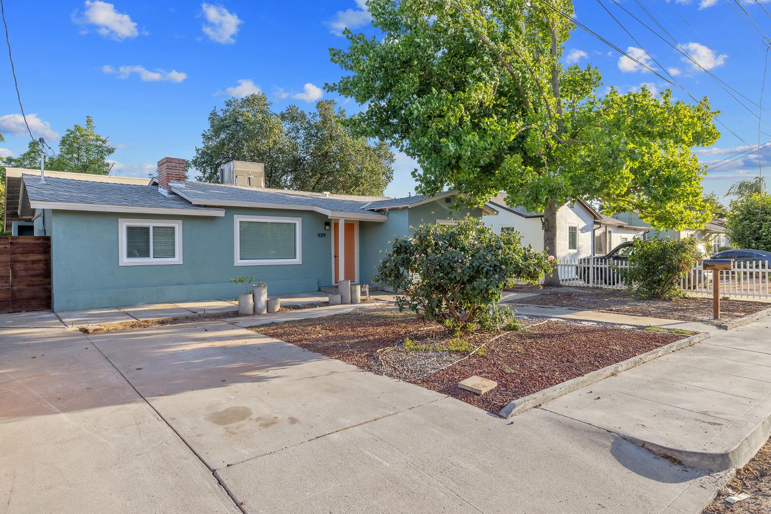 Single Family in Visalia - photo 2