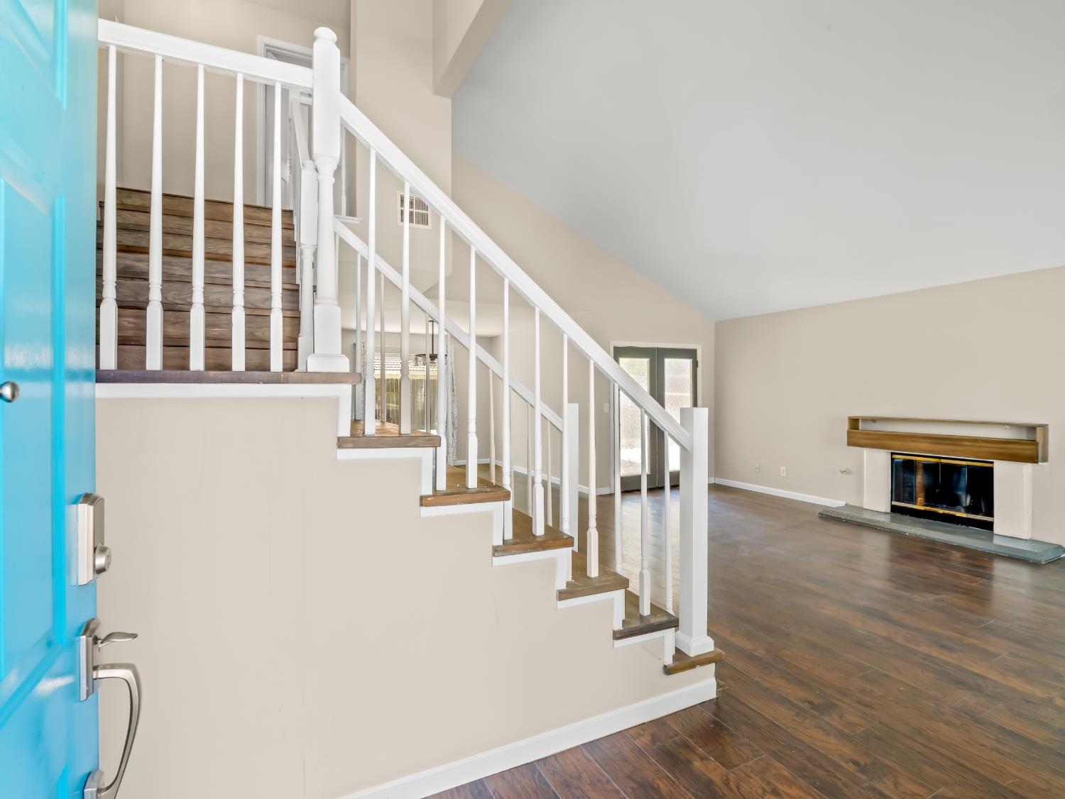 Single Family in Fresno - photo 2