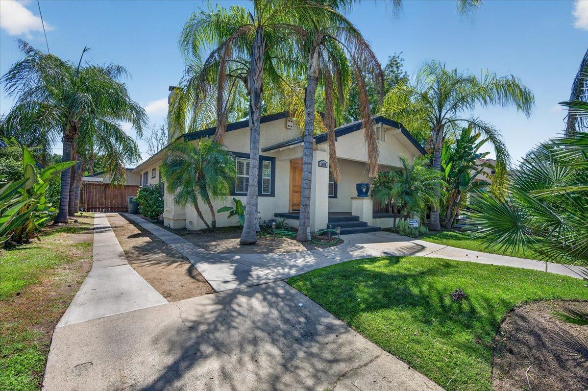 Single Family in Fresno - photo 2