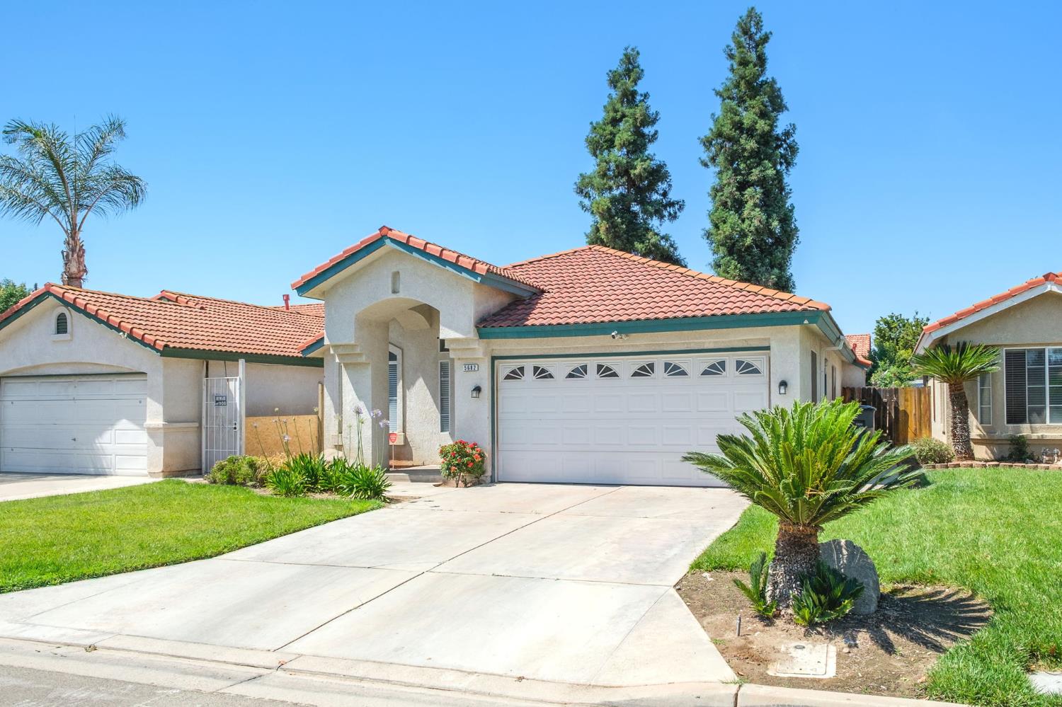 Single Family in Fresno - photo 2