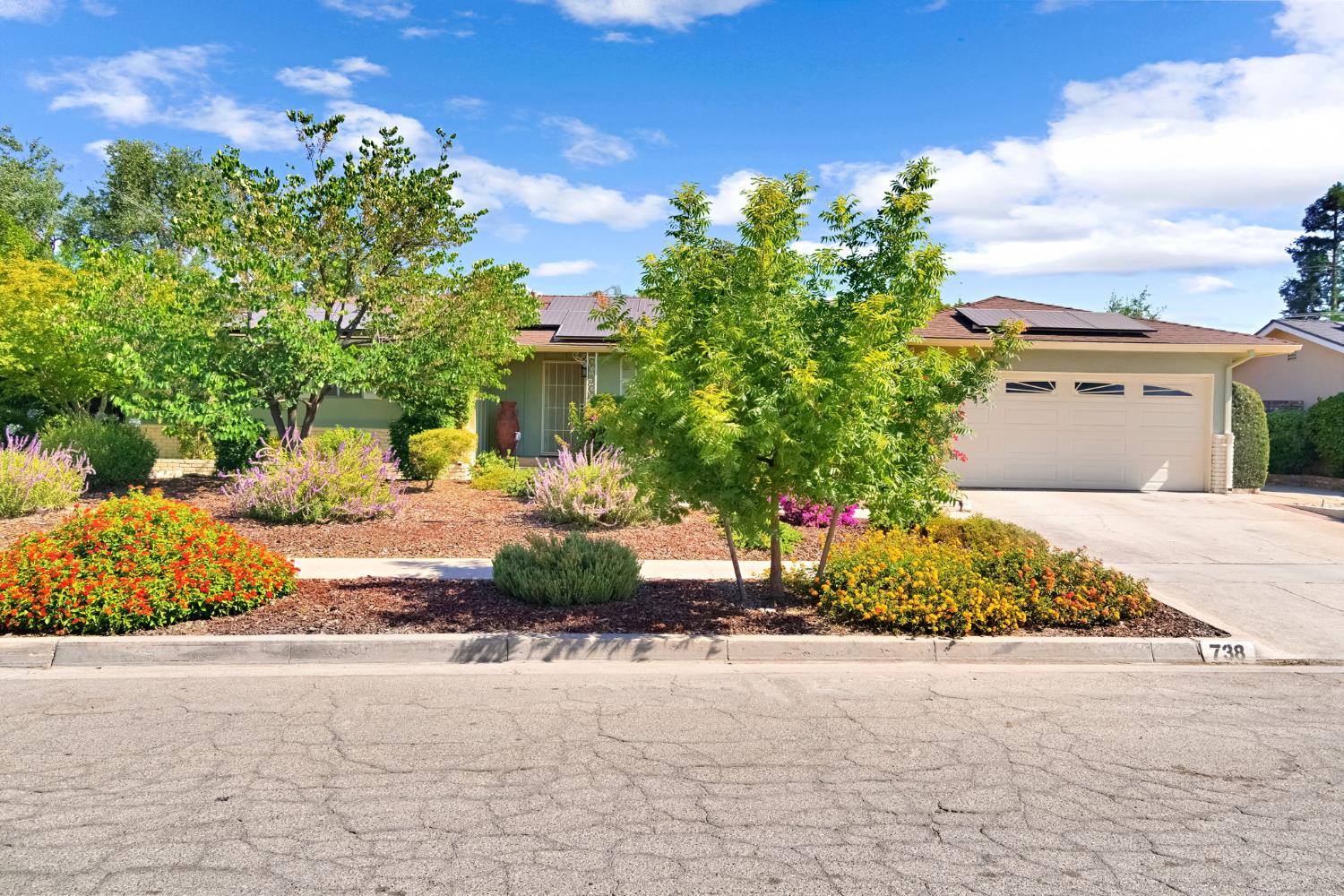 Single Family in Fresno - photo 2