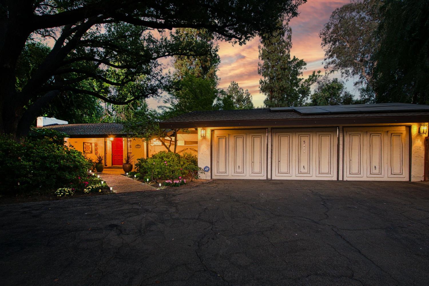 Single Family in Fresno - photo 2