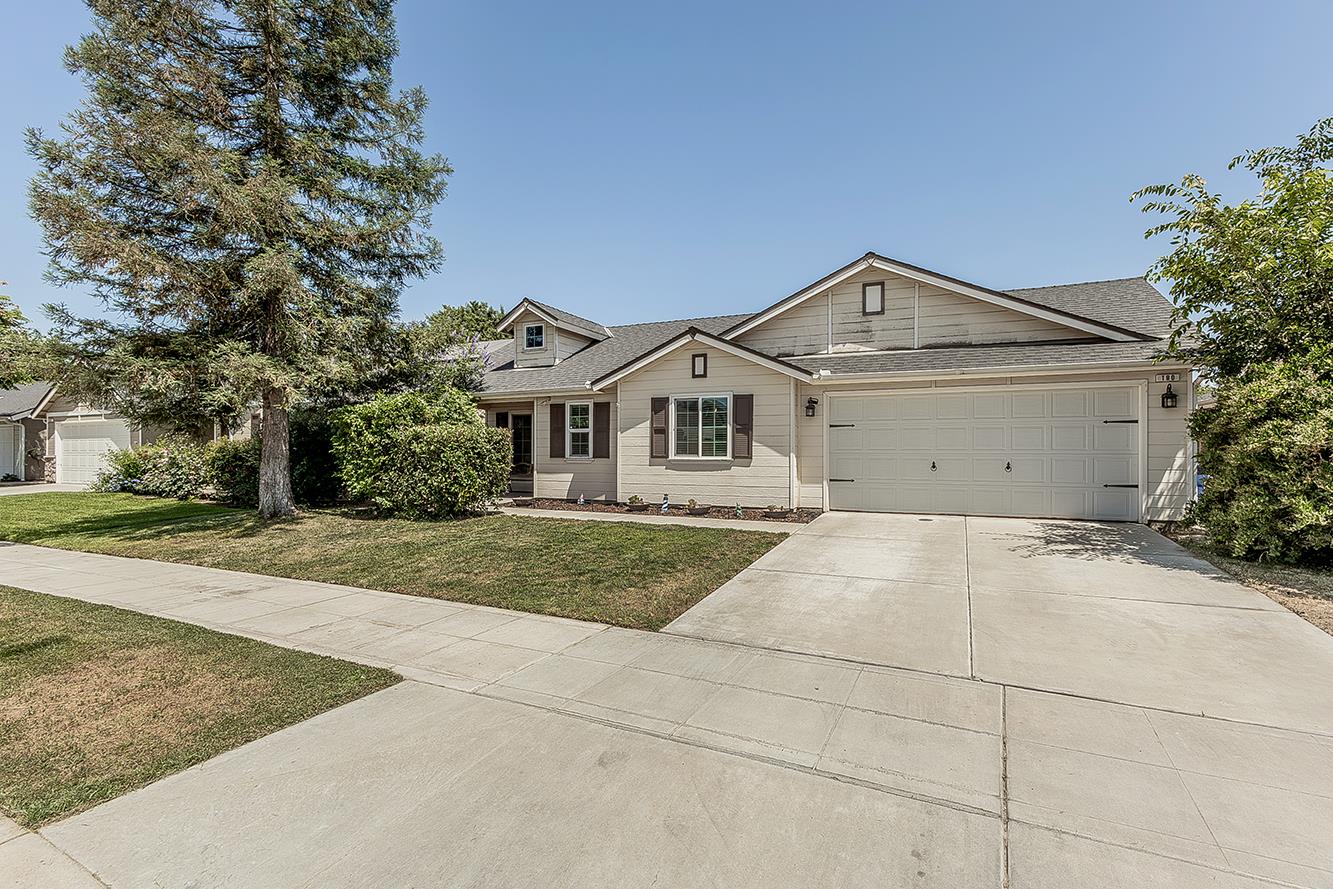 Single Family in Reedley - photo 3
