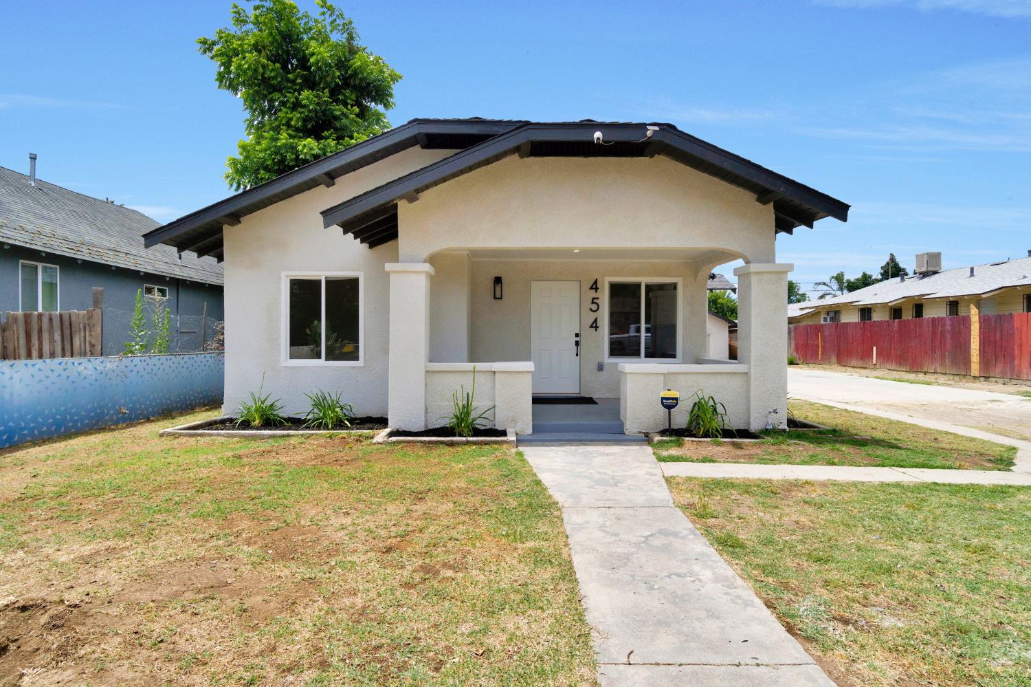 Single Family in Fresno - photo 2