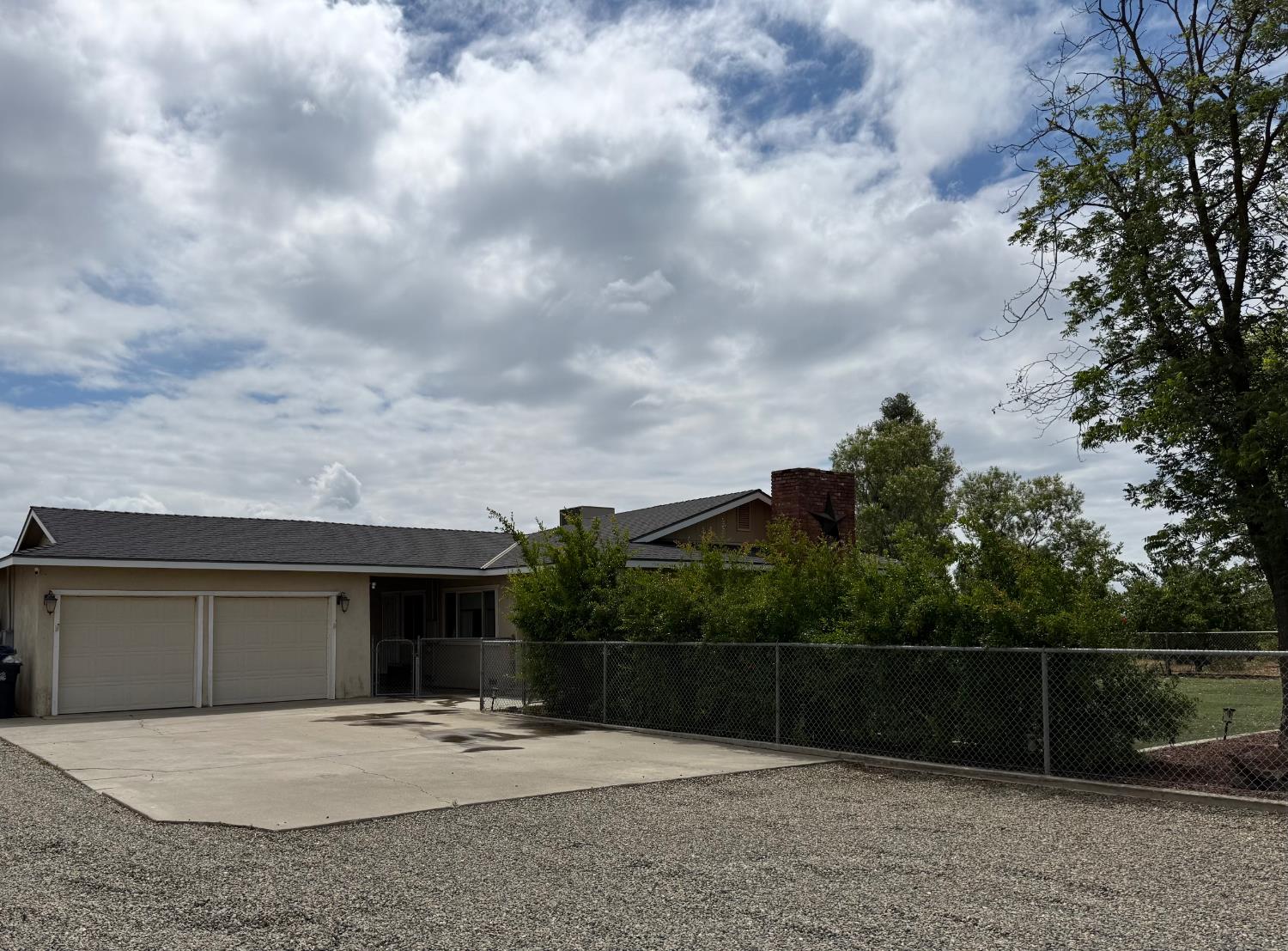 Single Family in Chowchilla - photo 3