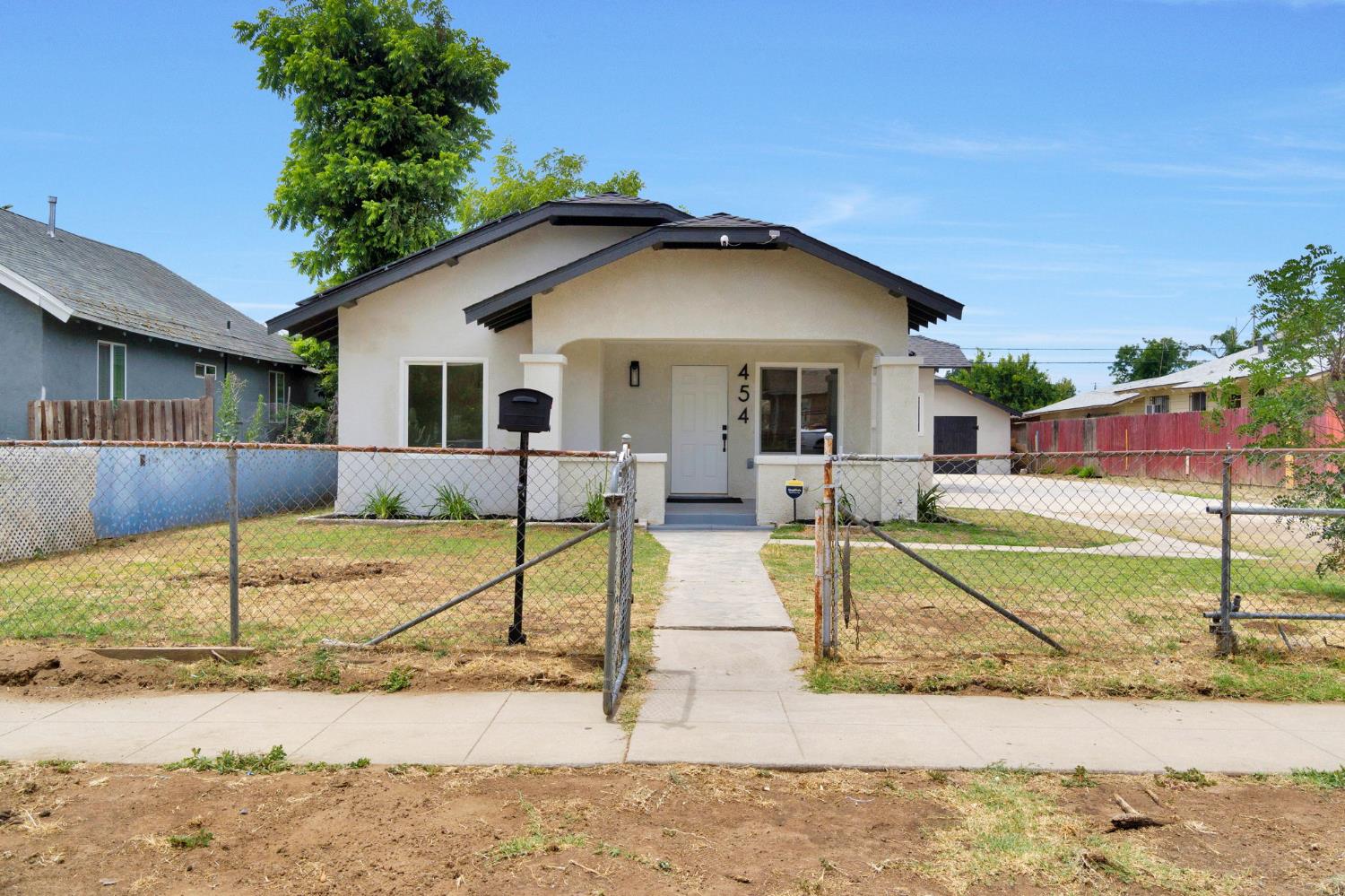 Single Family in Fresno - photo 3