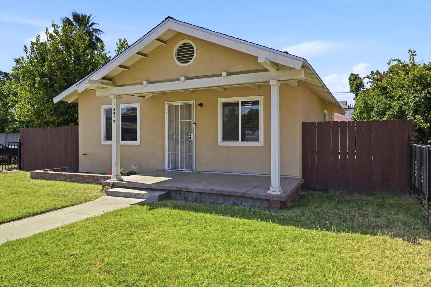 Single Family in Fresno - photo 2