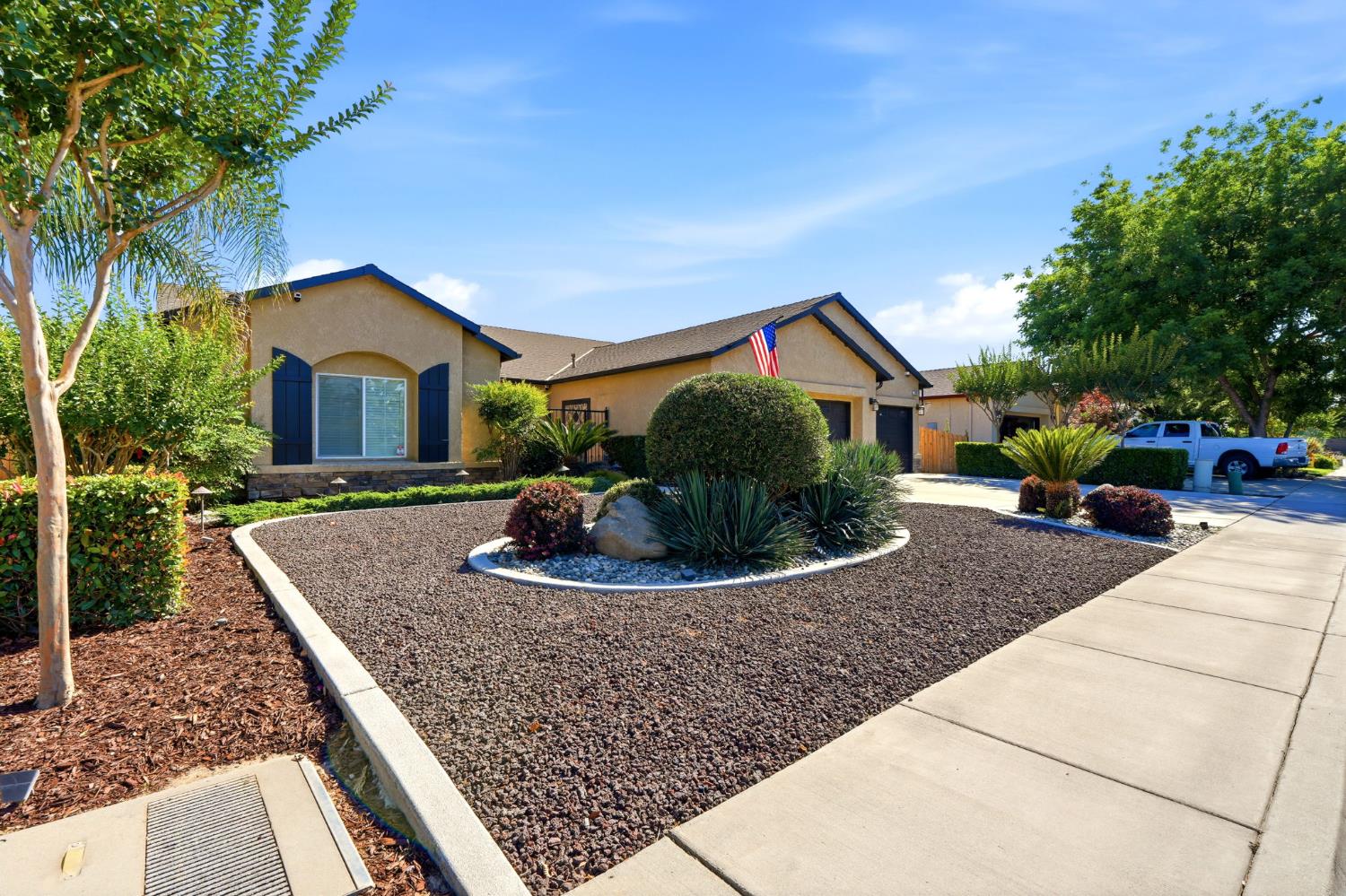 Single Family in Kingsburg - photo 3