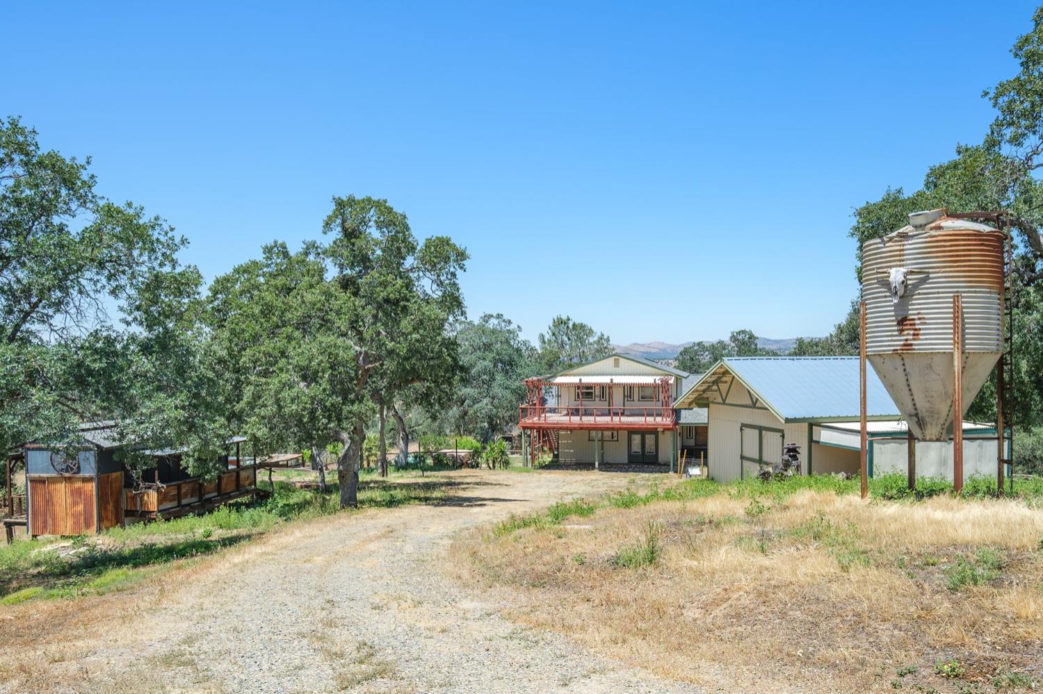 Single Family in Raymond