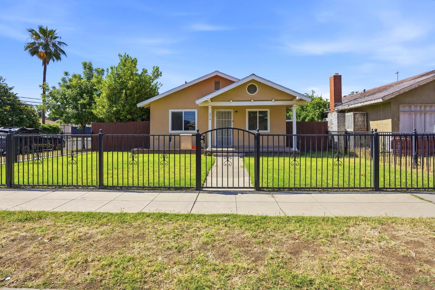 Single Family in Fresno