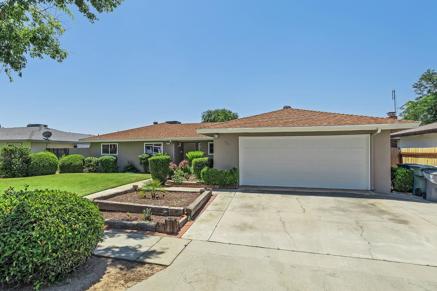 Single Family in Fresno - photo 3