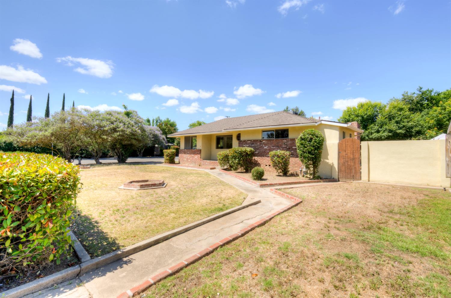 Single Family in Fresno - photo 3
