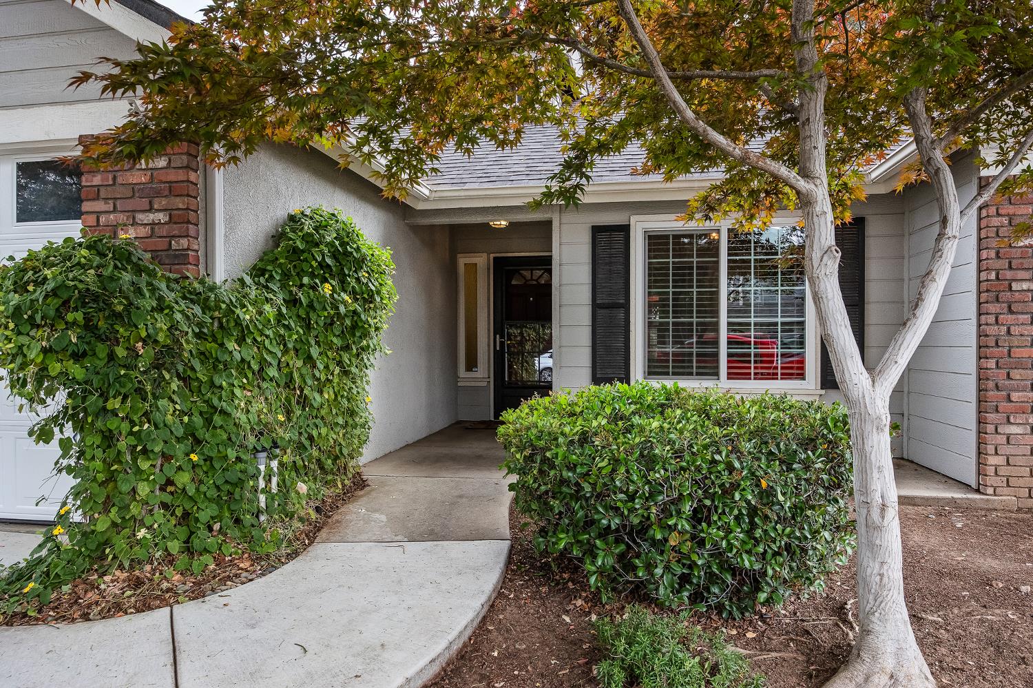 Single Family in Fresno - photo 2