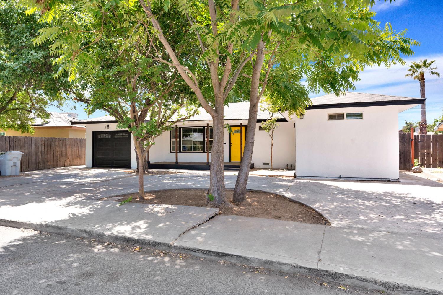 Single Family in Fresno - photo 3